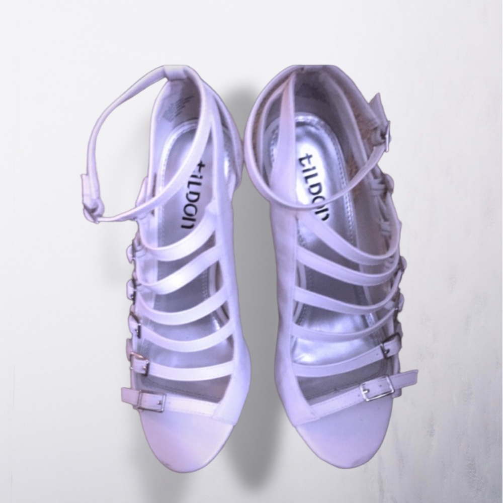 White tildon  heels